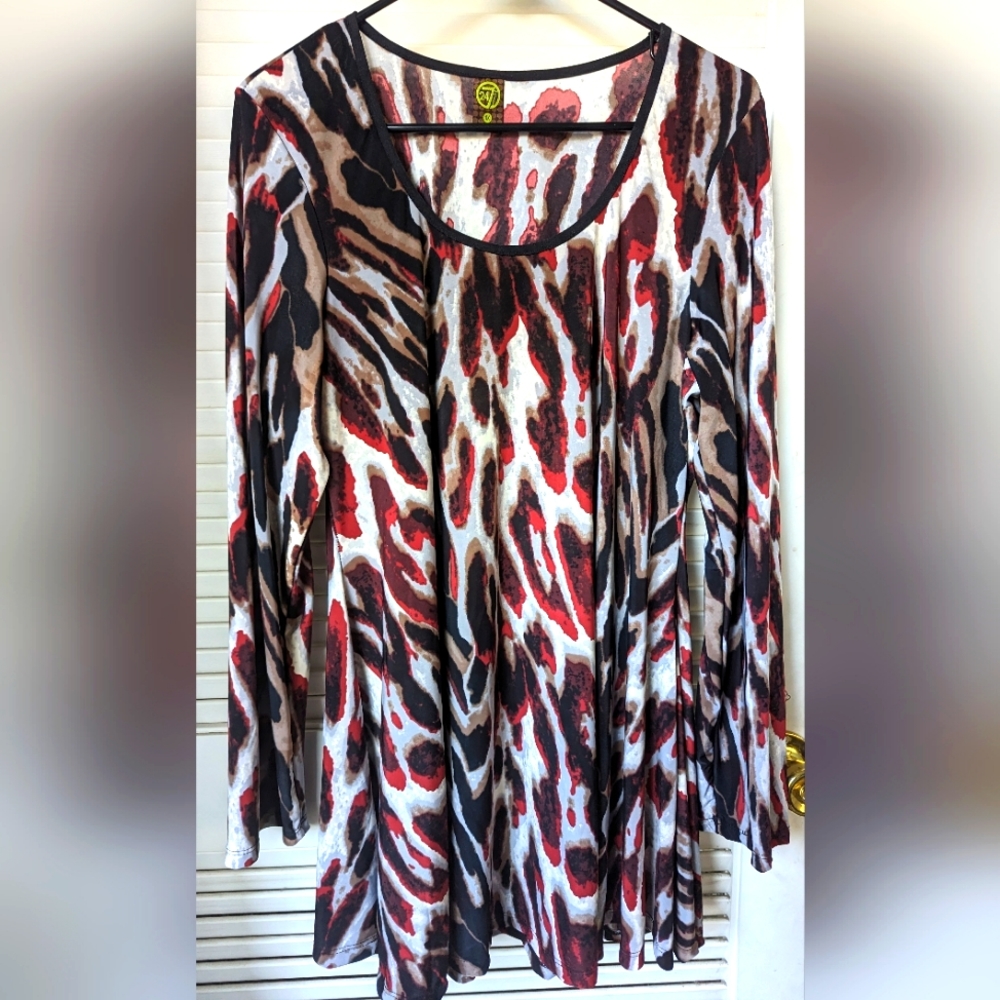 24/7 TUNIC TOP BLOUSE MADE IN USA! Size 1X multicolored